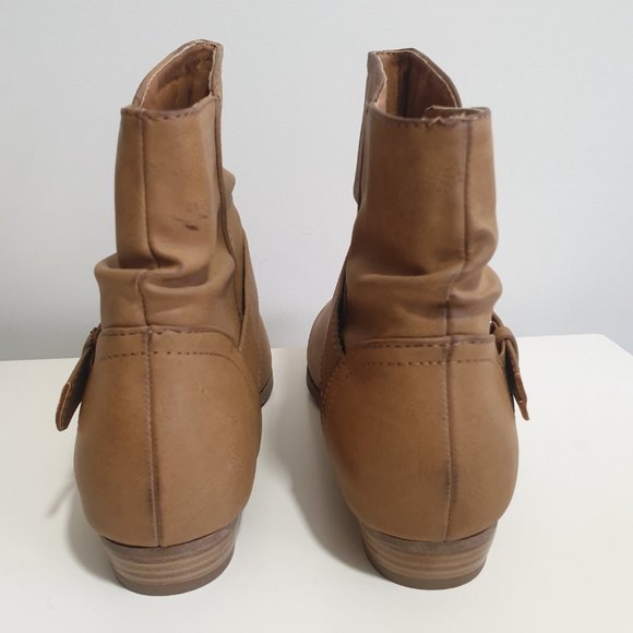 Tan ankle boots | low block heel ankle boots - Picture 3 of 4